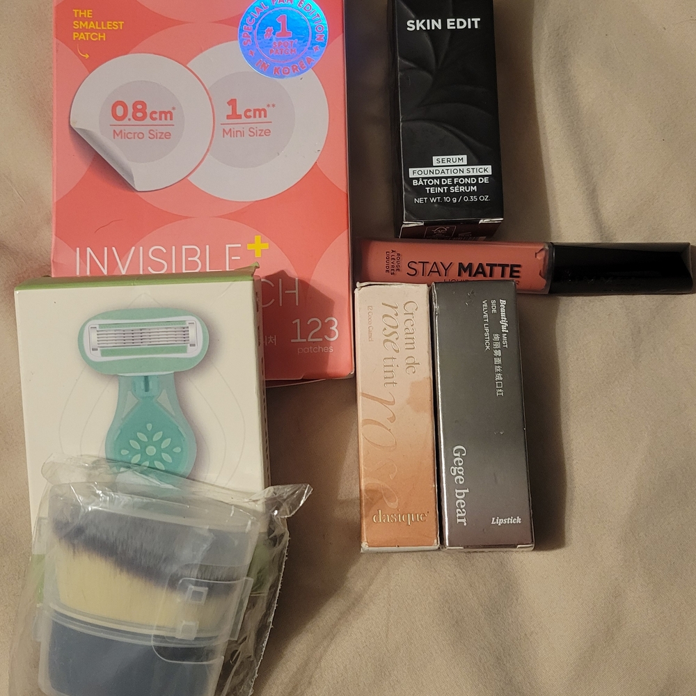 Assorted Beauty Products Set